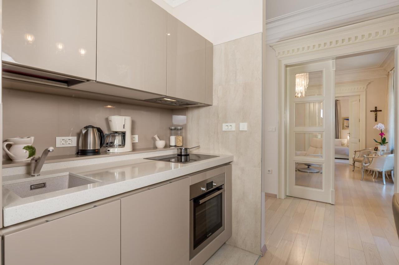 Villa Sokol Apartments Opatija Center Εξωτερικό φωτογραφία