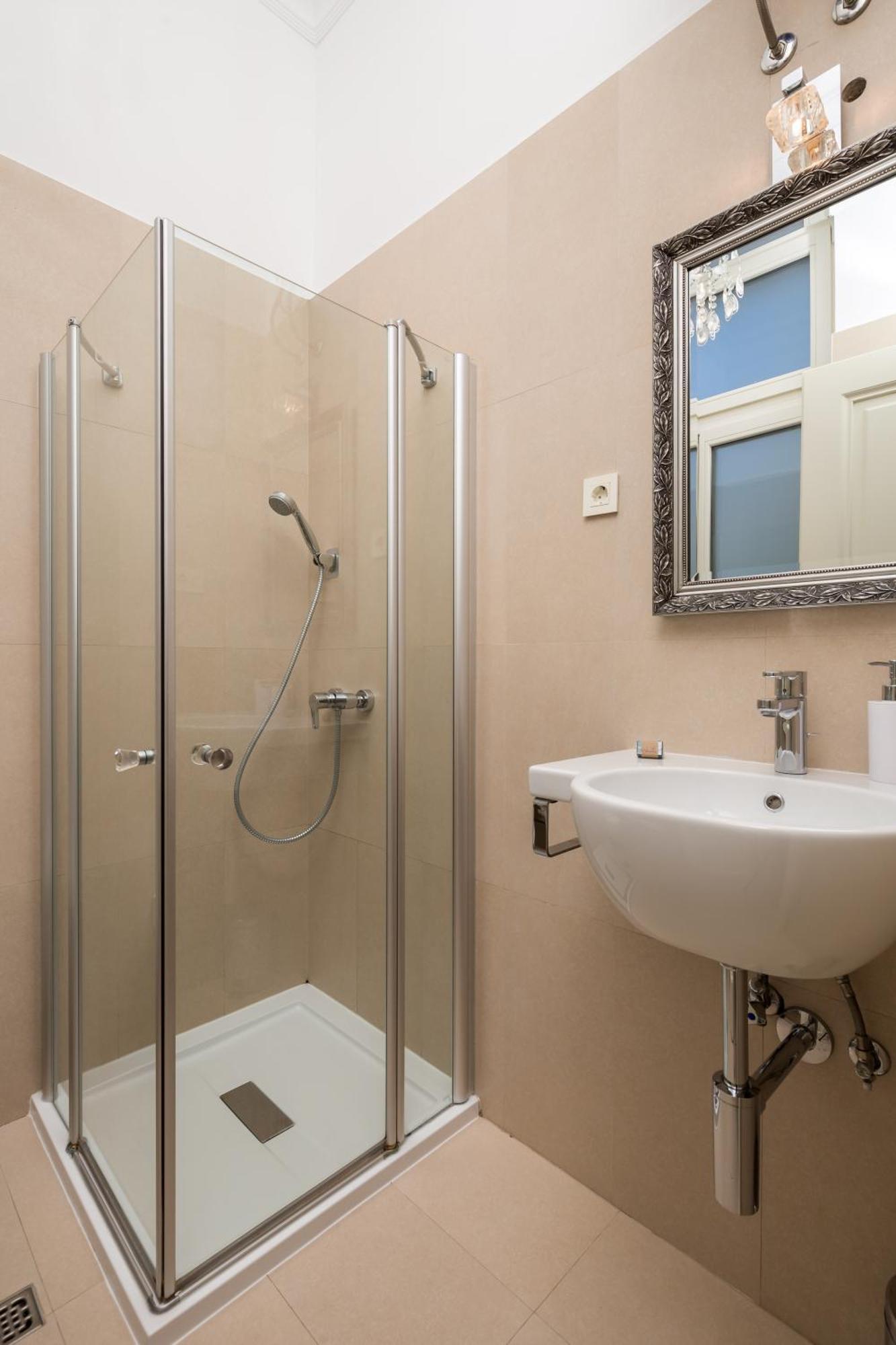 Villa Sokol Apartments Opatija Center Δωμάτιο φωτογραφία